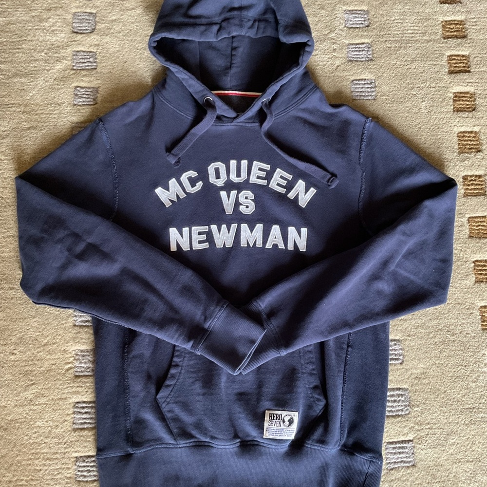 Hero Seven hooded sweatshirt. Very cool unique sweatshirt from France.